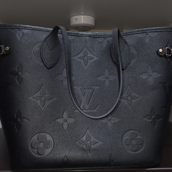 Louis Vuitton Black Neverfull MM Tote - Picture 2 of 14